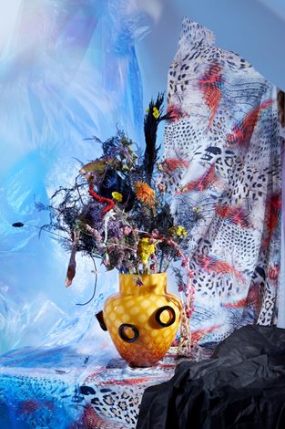 Frantisek-Jungvirt,-UNDERWATER-COLLECTION-for-AJETO,-VASE-3,-tvarovane-rucne-foukane-sklo,-hutne-zdobene,-2022,-photo-by-Shotby_us.jpg